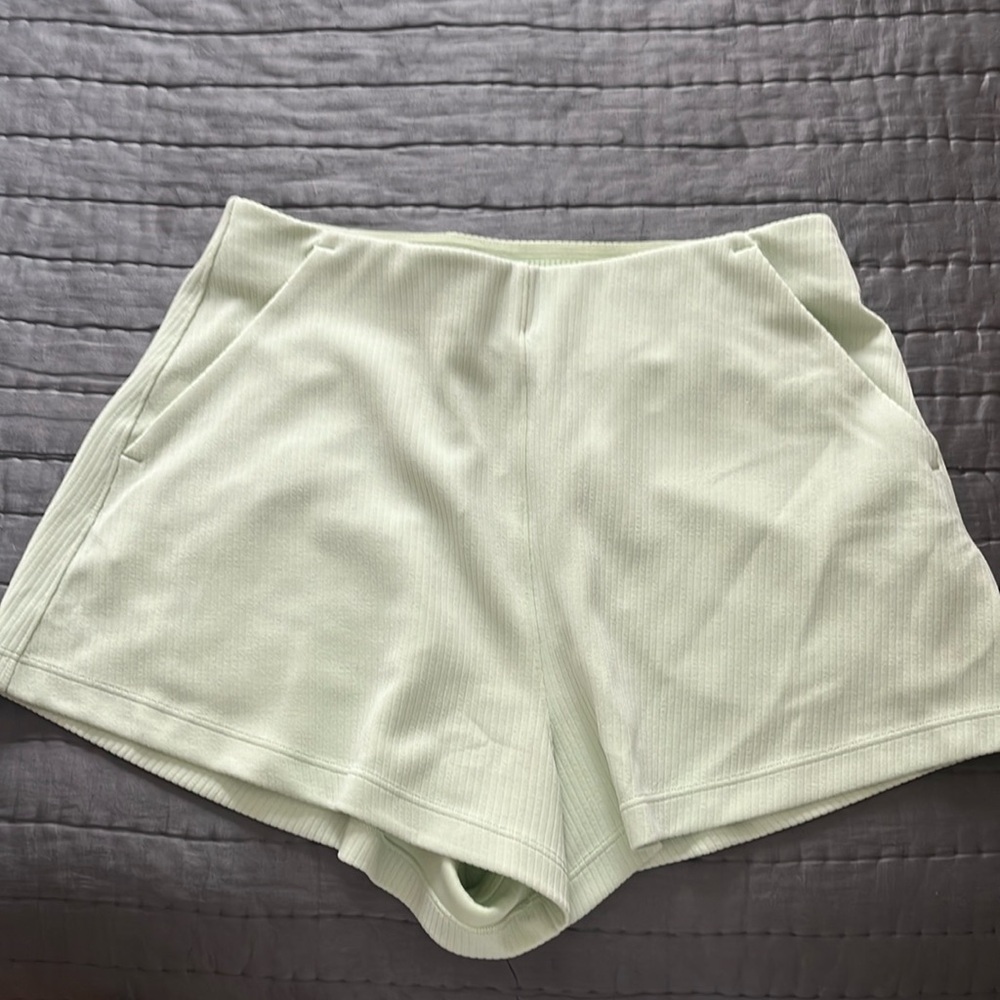 Lululemon Ribbed Softstreme High-Rise Short